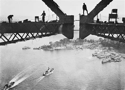 pictures of sydney harbour bridge being built